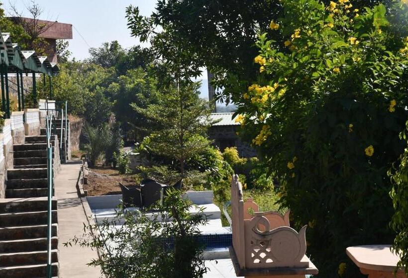 مبيت وإفطار Prime Neelkanth Forest Retreat Resort
