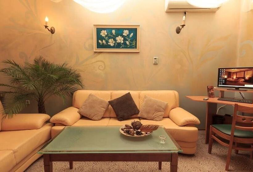 هتل Tsarevets Design And Spa