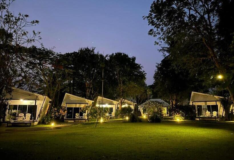استراحتگاه Baan Koh Mak