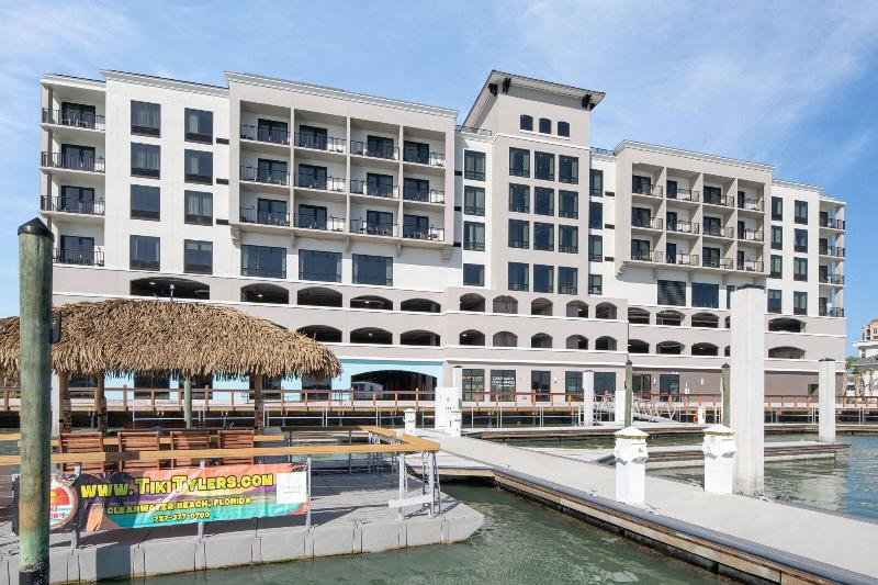 בית מלון כפרי Courtyard By Marriott Clearwater Beach