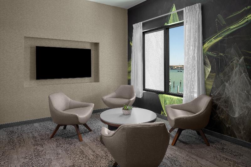בית מלון כפרי Courtyard By Marriott Clearwater Beach