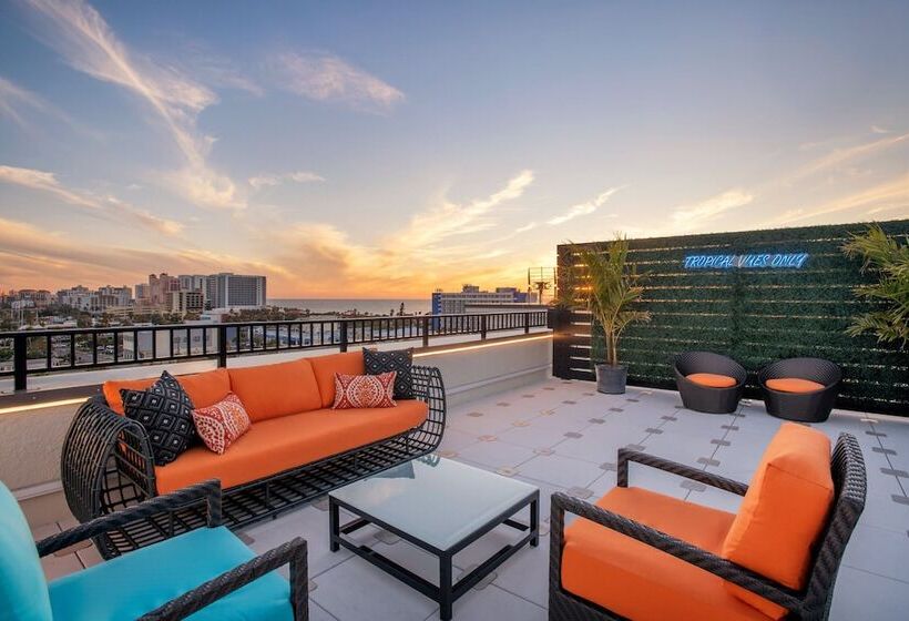 בית מלון כפרי Courtyard By Marriott Clearwater Beach