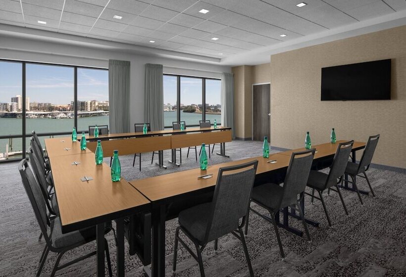בית מלון כפרי Courtyard By Marriott Clearwater Beach