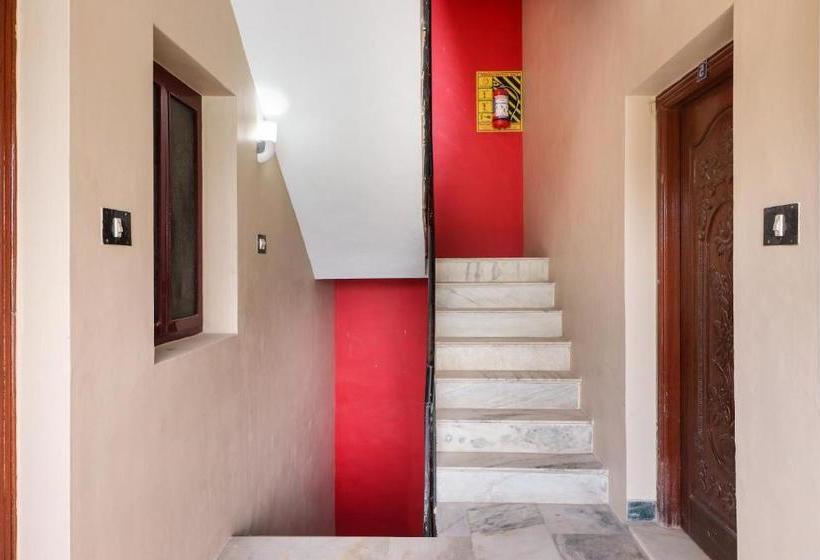 酒店 Oyo 76797 S V Apartments