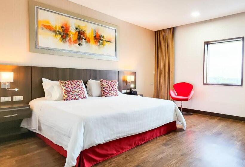 هتل Royal Elim International