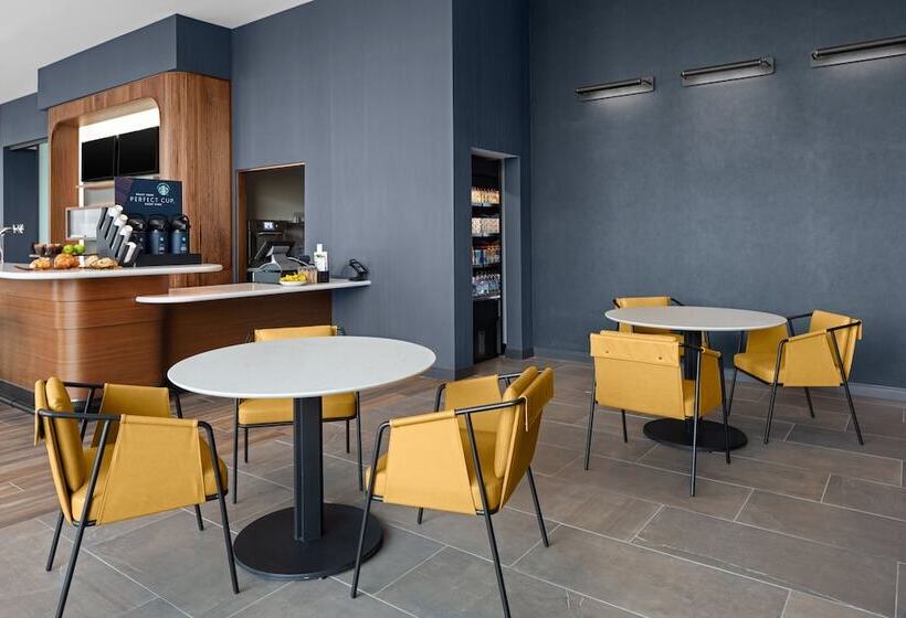 فندق Courtyard By Marriott Lansing Downtown