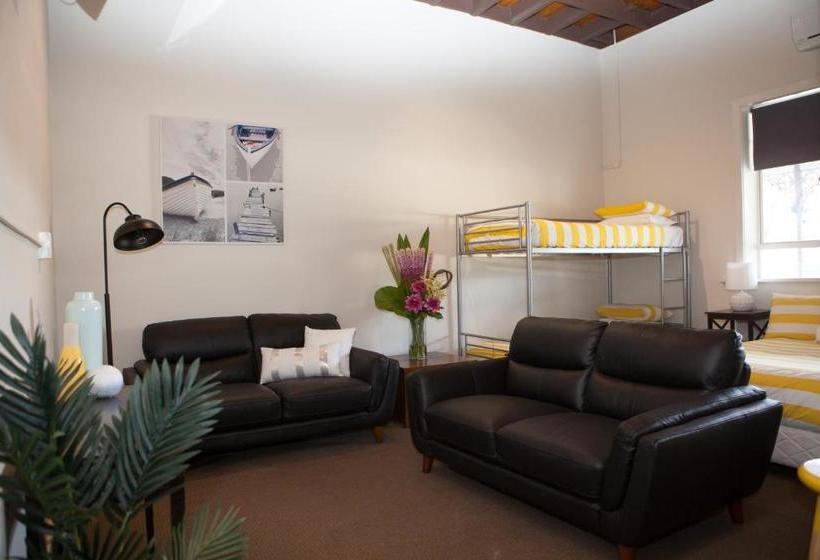 בית מלון כפרי Jack Duggans Irish Pub