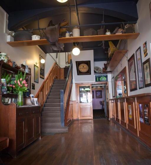 בית מלון כפרי Jack Duggans Irish Pub