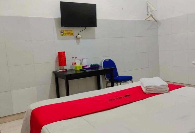 ホテル Reddoorz Near Rsud Nganjuk