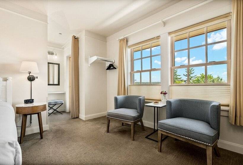 فندق Saratoga Inn