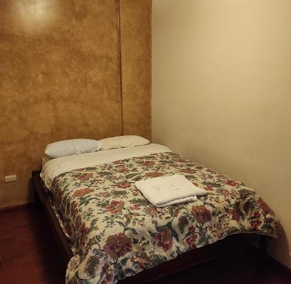 بنسيون Hostal Amancay