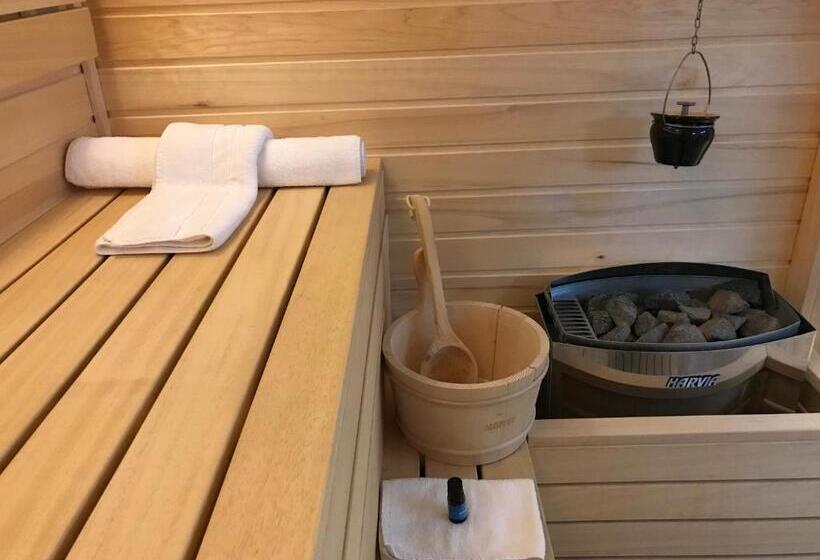 پانسیون Korpa Deli Rooms Spa