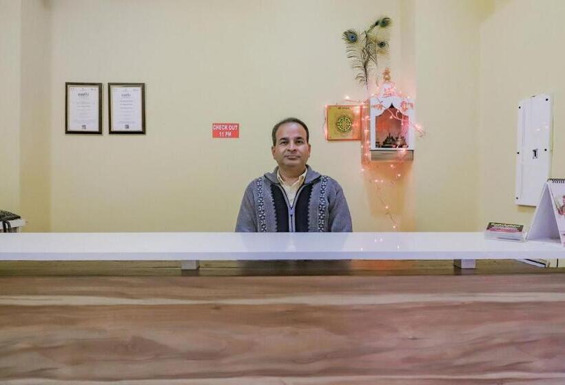 بنسيون Rajlakshmi Guest House