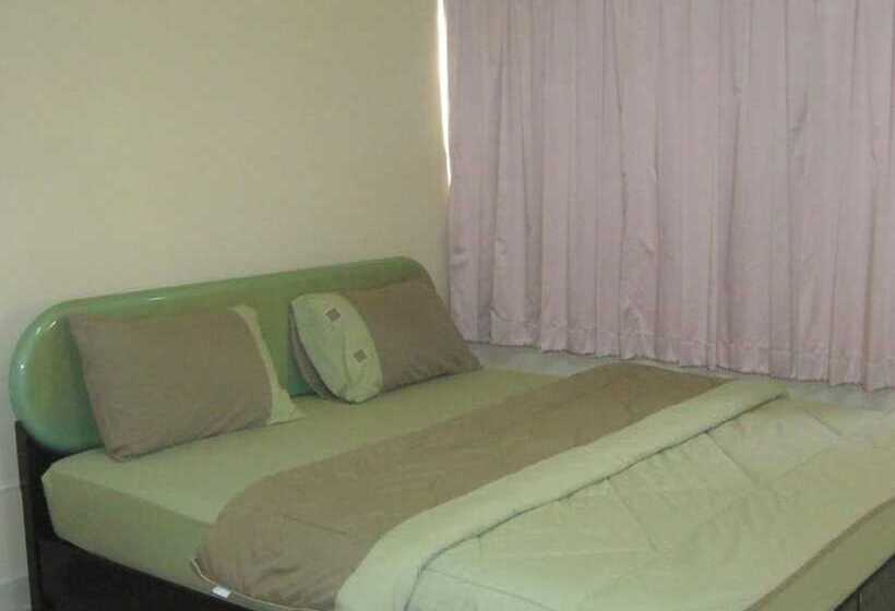 پانسیون Room In Bb   Poppular Palace Don Mueang Bangkok