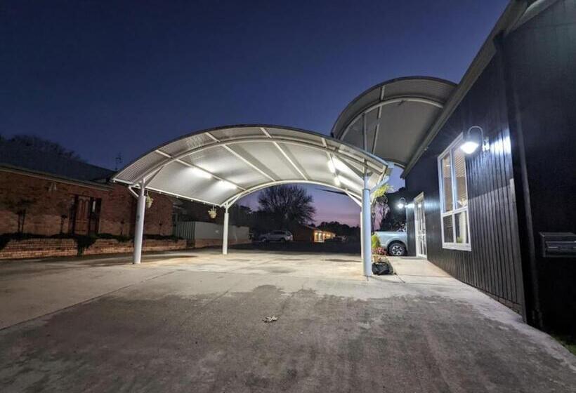 Tumbarumba Motel & Elms Restaurant