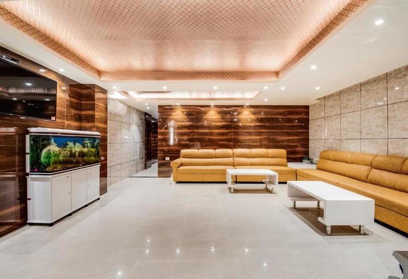 בית מלון כפרי Fab Svr And Banquet