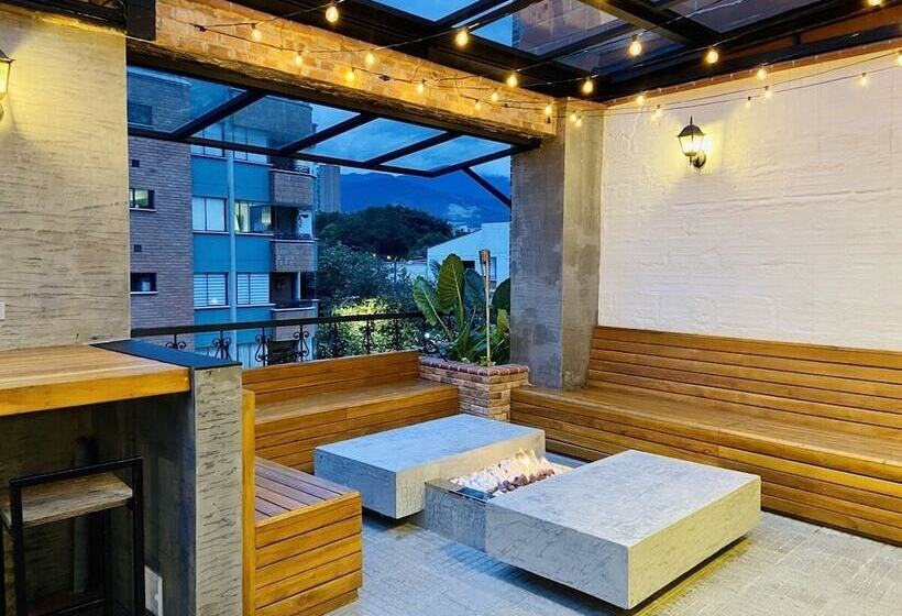 هتل Casa Santafe   Coliving