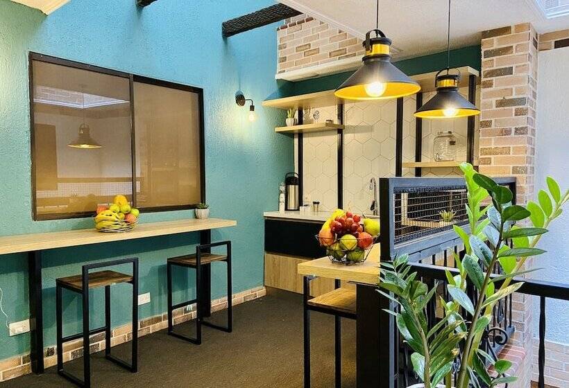 هتل Casa Santafe   Coliving