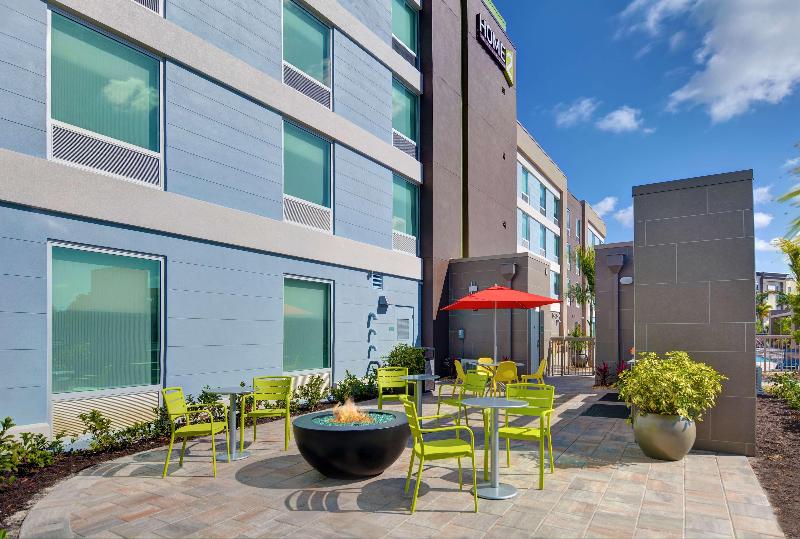 Отель Home2 Suites By Hilton Fort Myers Colonial Blvd