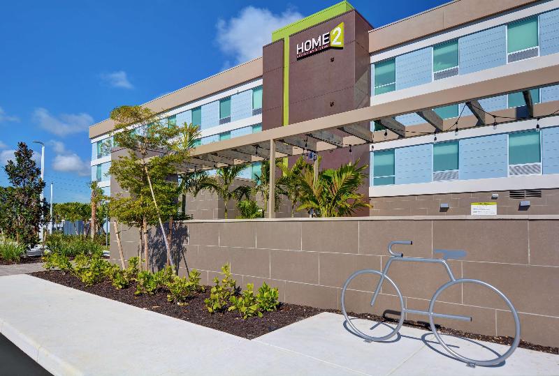 Отель Home2 Suites By Hilton Fort Myers Colonial Blvd