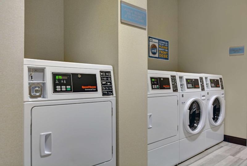Отель Home2 Suites By Hilton Fort Myers Colonial Blvd