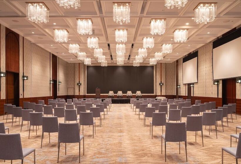 בית מלון כפרי Hyatt Regency Phnom Penh