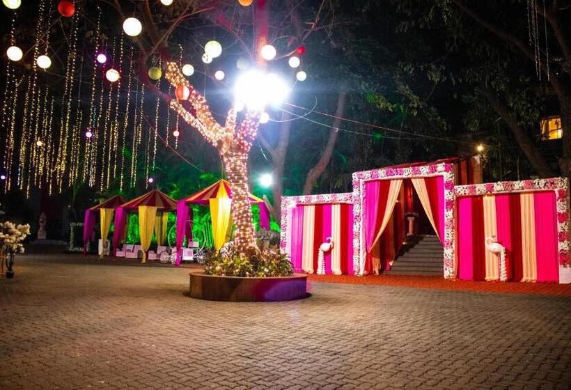 בית מלון כפרי Monteria Resort