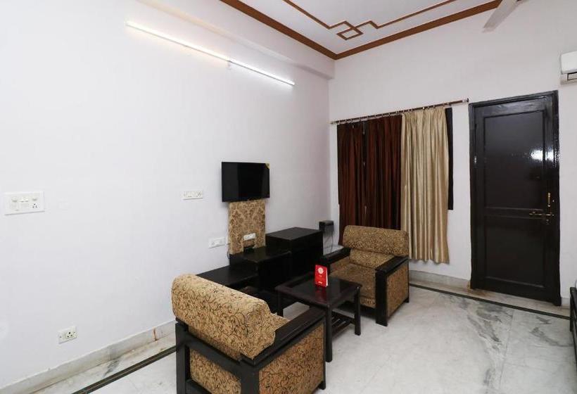 فندق Oyo 28193 Navya Inn