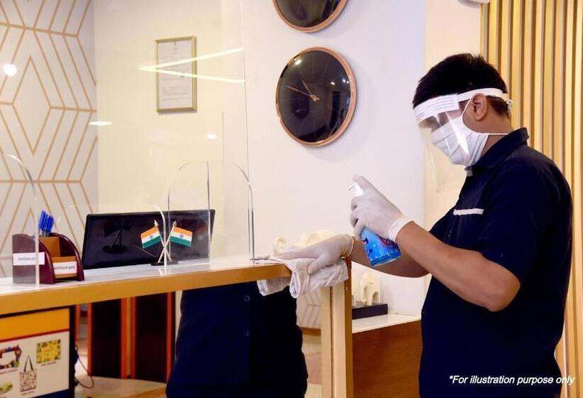 هتل Oyo 40128 Grand Park