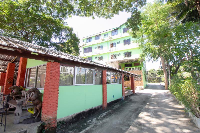 בית מלון כפרי Oyo 75372 Flight Hut