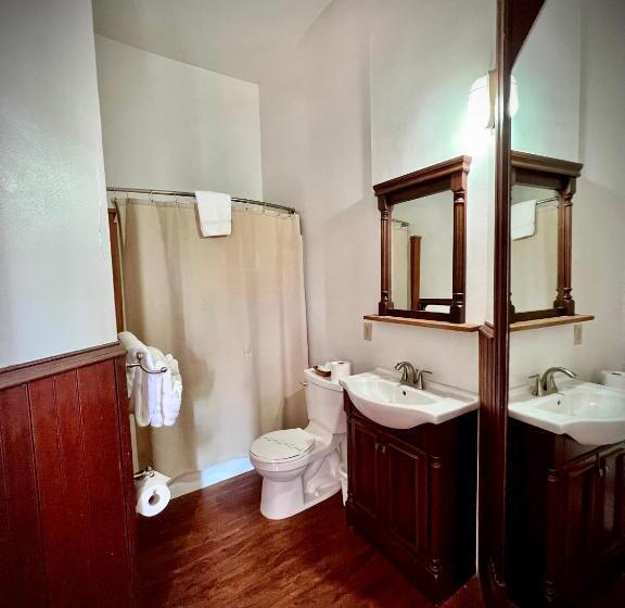 فندق The Monarch