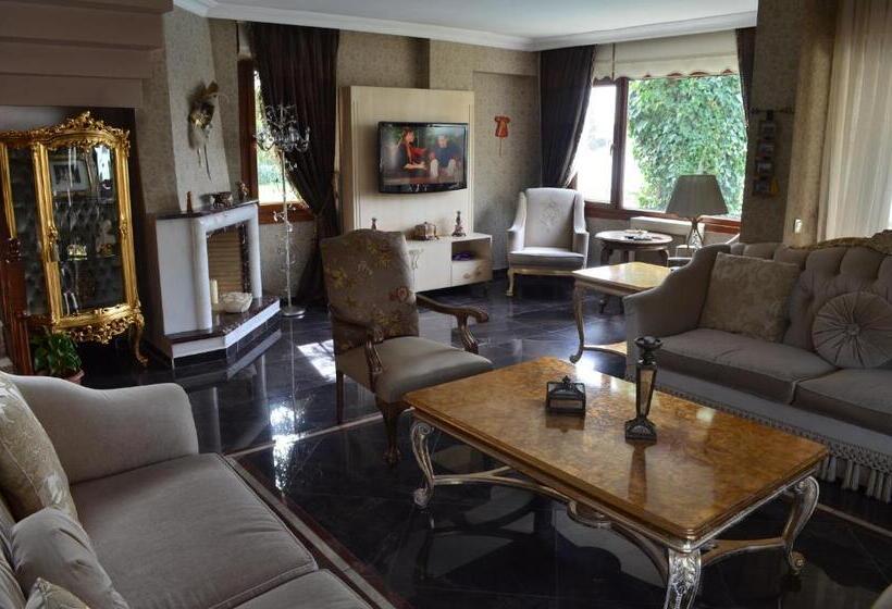 בית מלון כפרי Parla Viens Suites