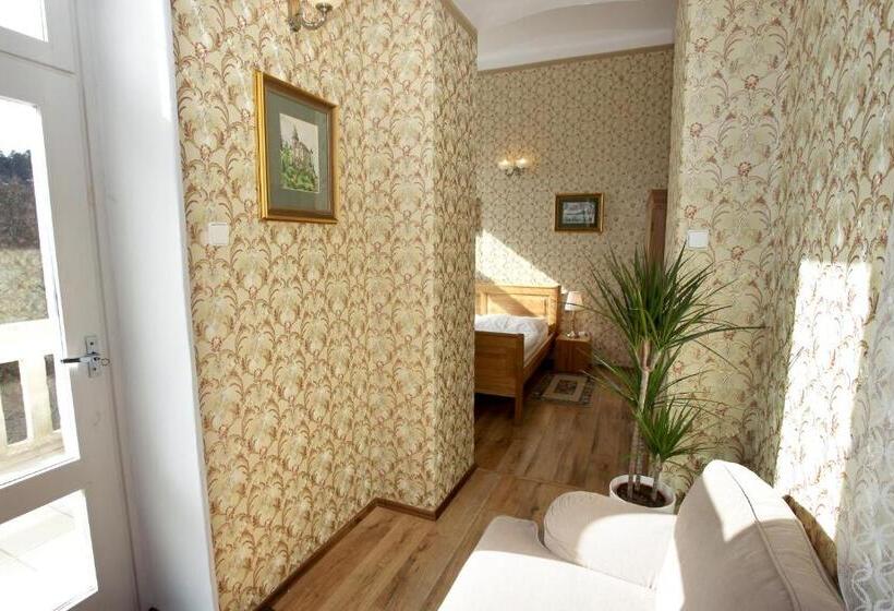 ホテル štekl   Hrubá Skála