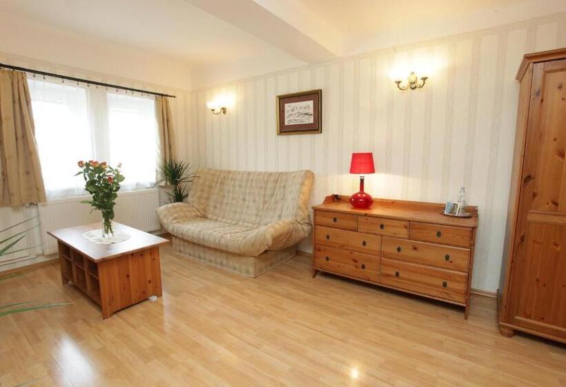 ホテル štekl   Hrubá Skála