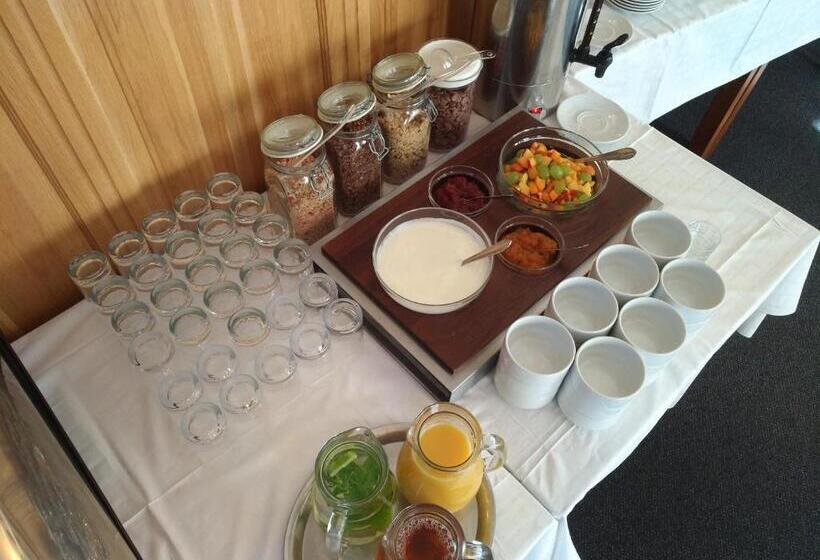 ホテル štekl   Hrubá Skála