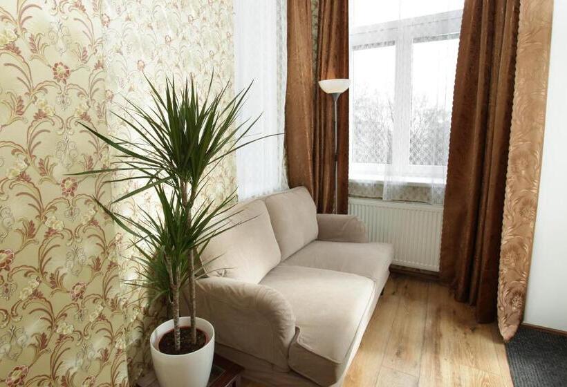 ホテル štekl   Hrubá Skála