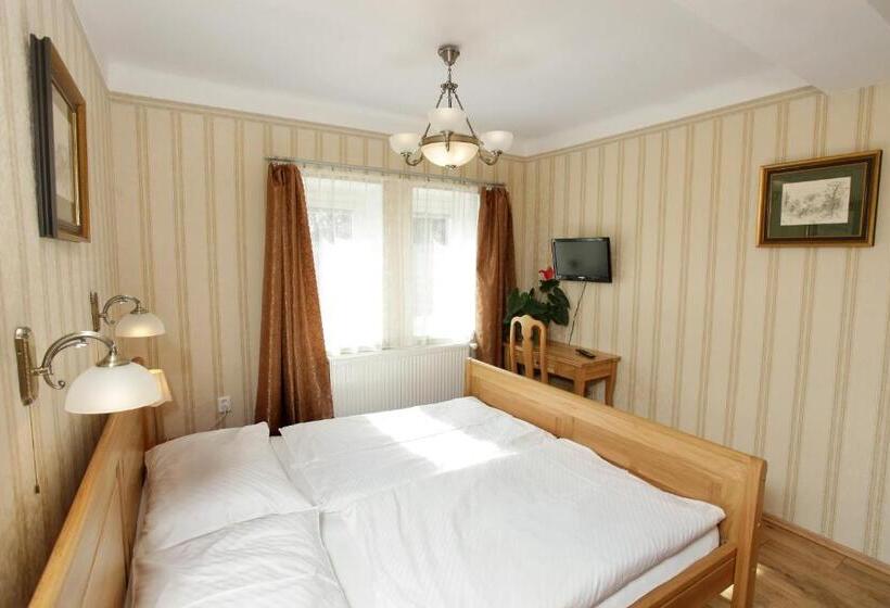 ホテル štekl   Hrubá Skála