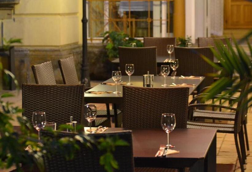 ホテル štekl   Hrubá Skála