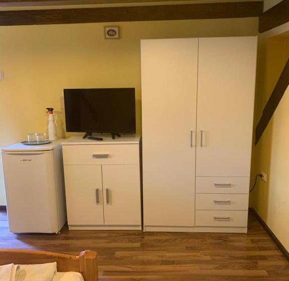 بنسيون Casa Lenke