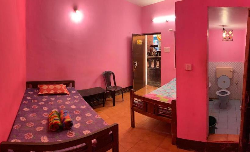 پانسیون Guru Guest House