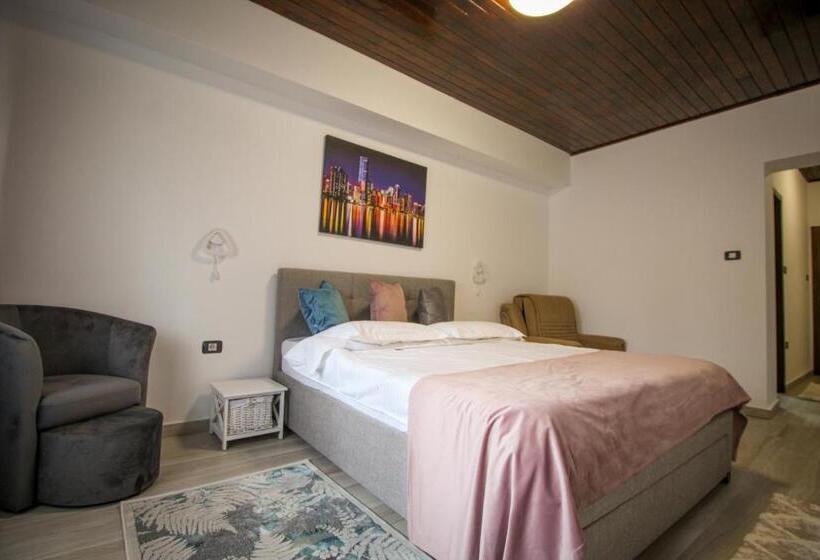 بنسيون Vila Smaranda