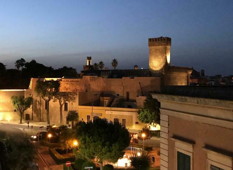 تختخواب و صبحانه La Residenza Apartment