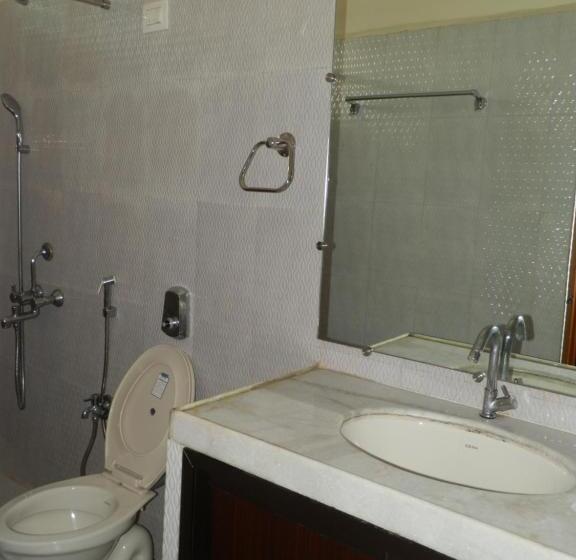 פנסיון Aldrin Guest House