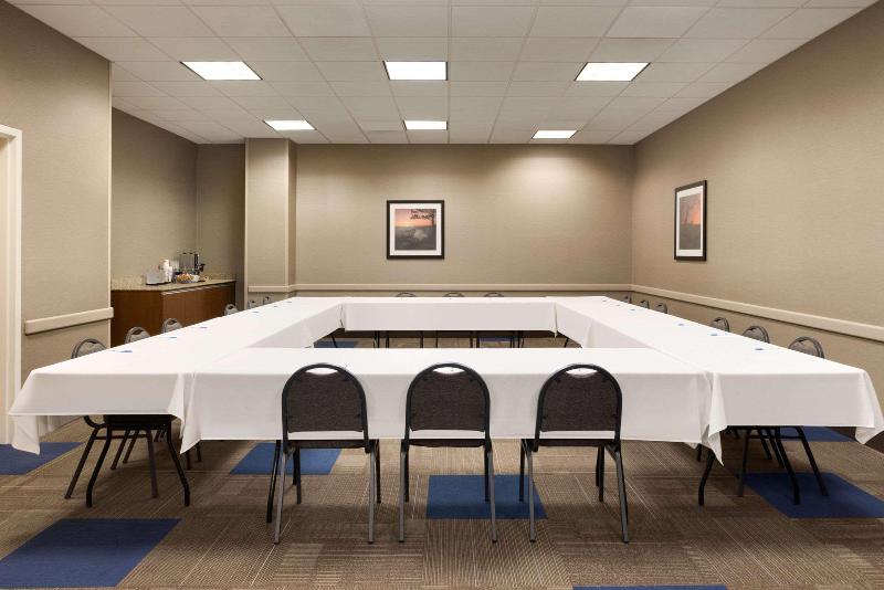 هتل Comfort Inn & Suites Presidential