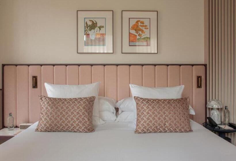 Grand Hotel Central, Small Luxury Hotels