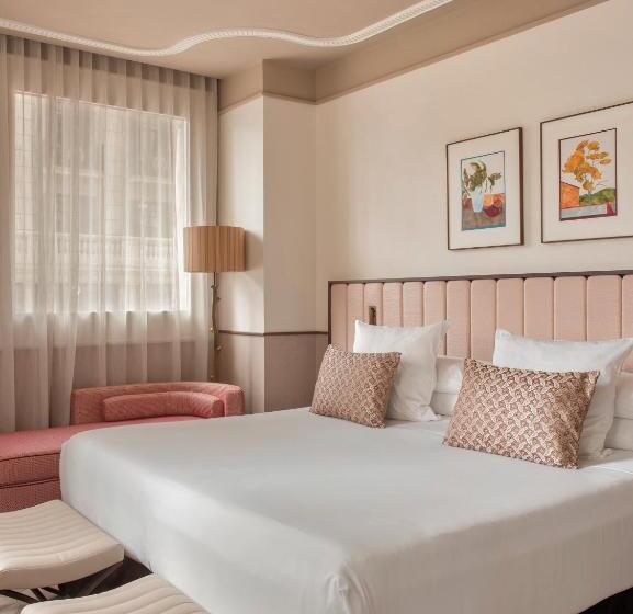 Grand Hotel Central, Small Luxury Hotels