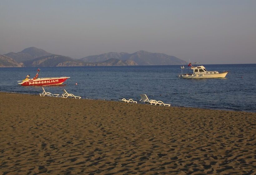 هتل Holiday Village Turkiye