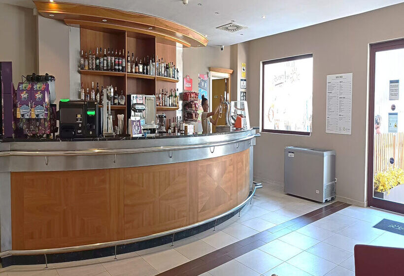 هتل Ohtels Campo de Gibraltar
