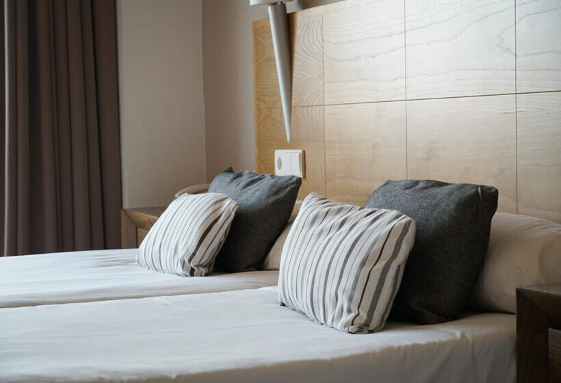 هتل Ohtels Campo de Gibraltar