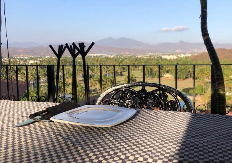 فندق Plaza Tucanes Manzanillo